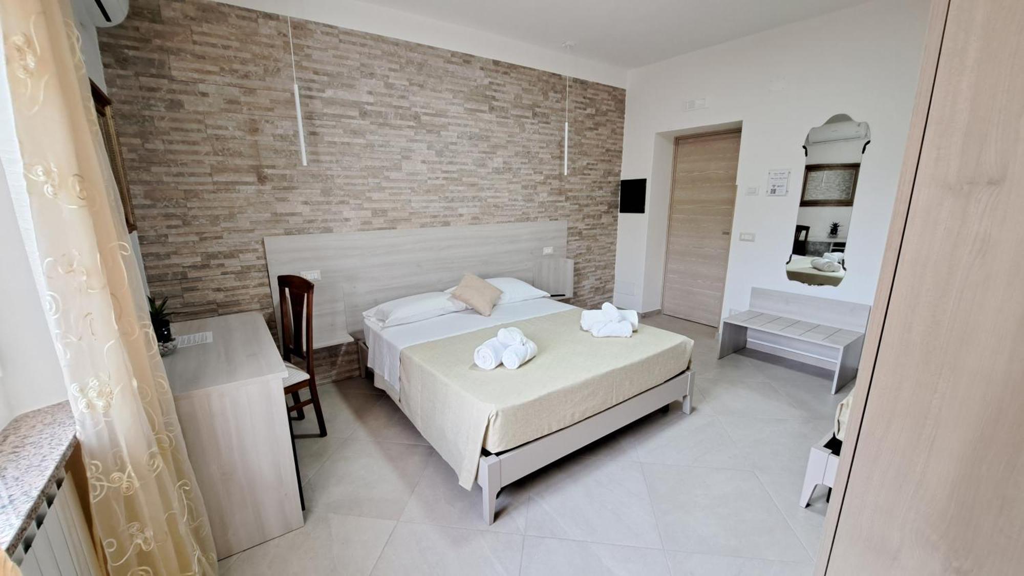 Hera Tropea Rooms Extérieur photo