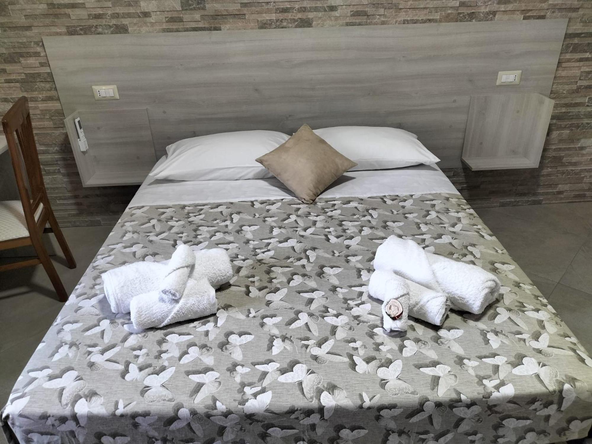 Hera Tropea Rooms Extérieur photo