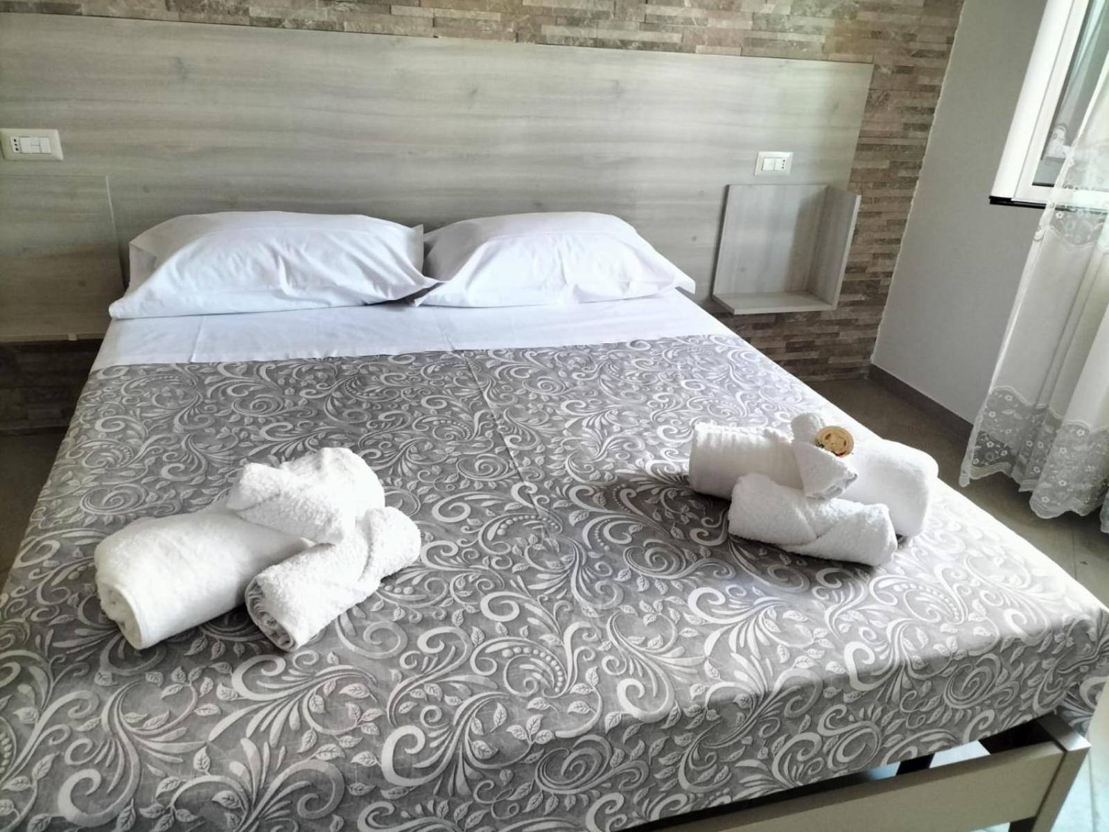 Hera Tropea Rooms Extérieur photo